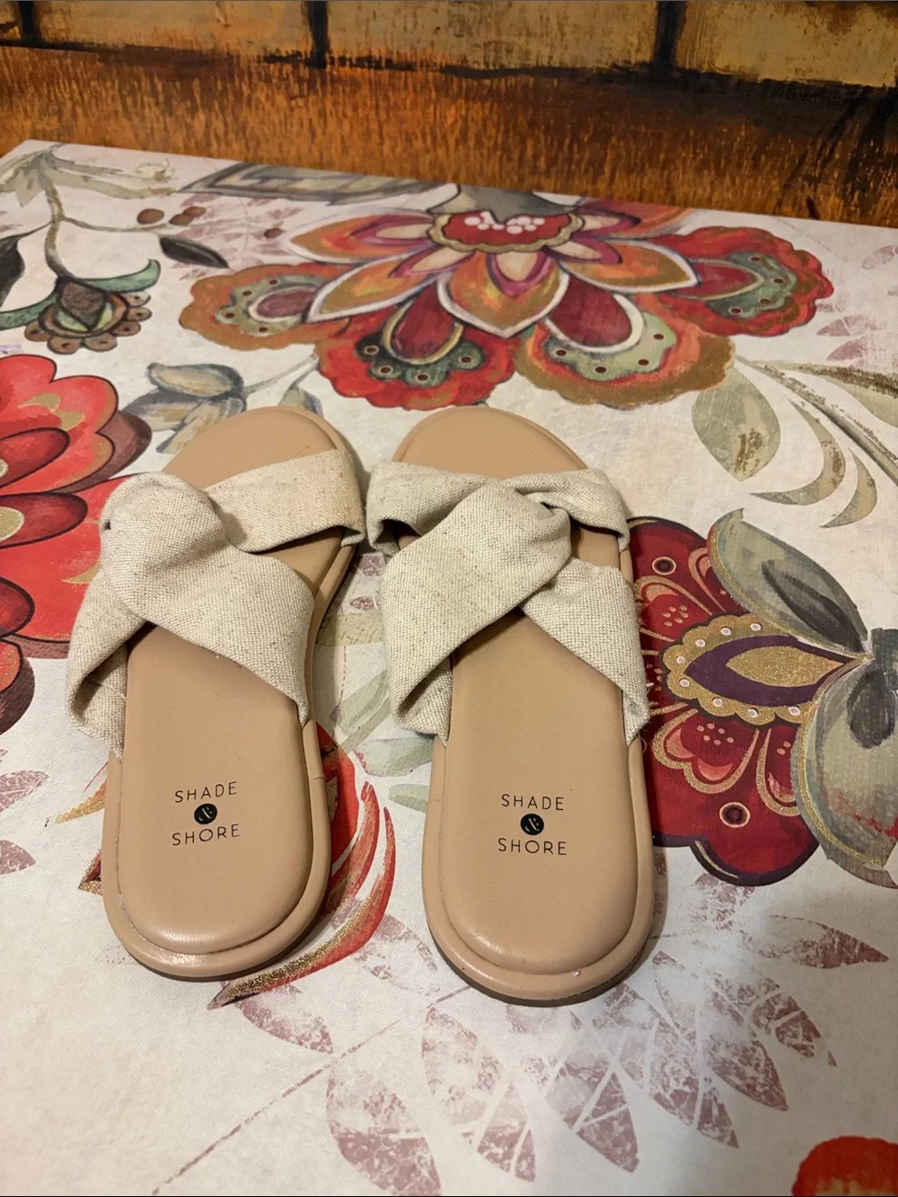 Shade & Shore Beige Knotted Crossband Slide Sandals